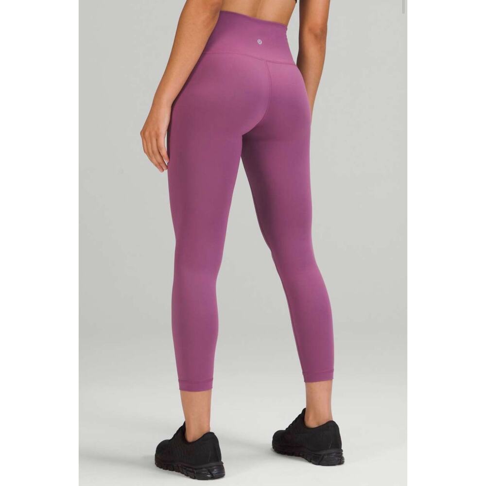 Lululemon Wunder Train High-Rise Tight 25"
Vintage Plum Size 12 Everlux Athletic